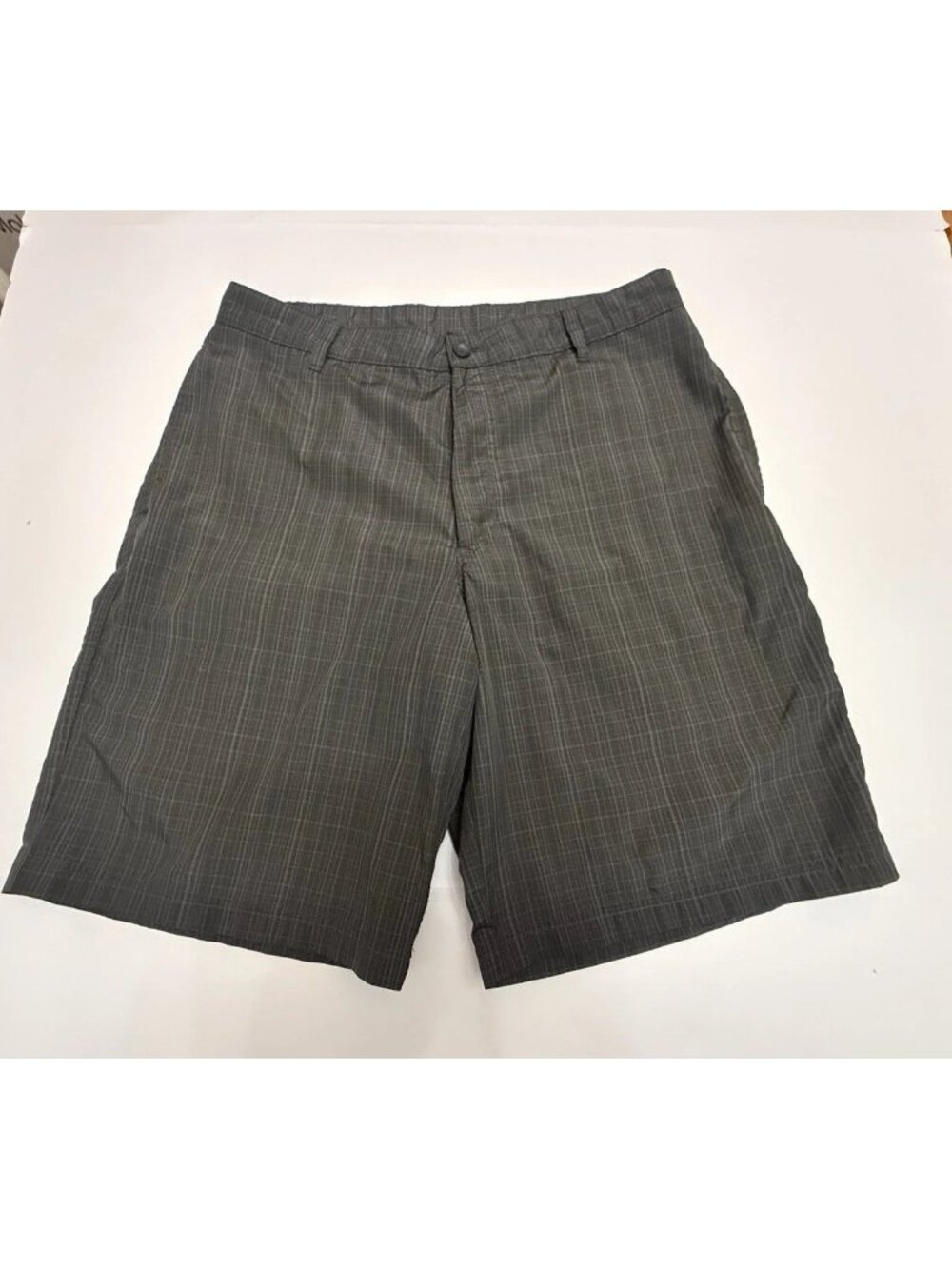 Grand Slam Golf Shorts Mens Size 34 Gray Plaid Flat Front Performance Casual